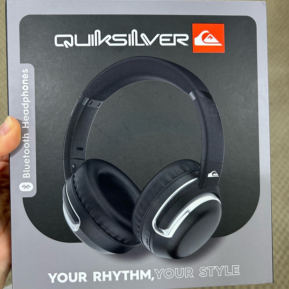 Quiksilver Over-Ear Bluetooth Headphones